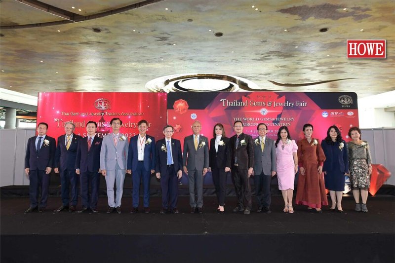 Image: Experience the Glitz and Glamour of Fortune Gems 2 Slot Game in Thailand